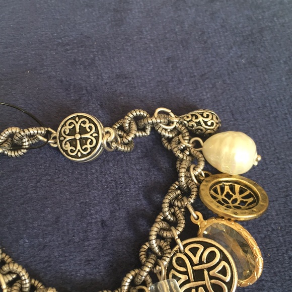 Chico’s Charm Bracelet Magnetic - Picture 6 of 7